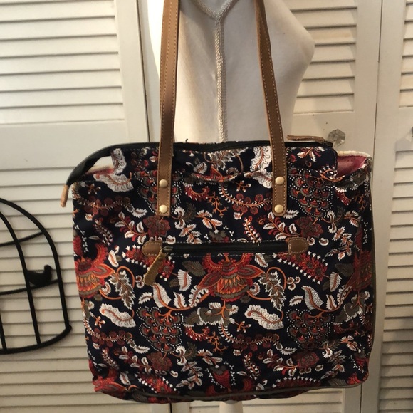 MYRA TOTE🍁FREE SHIPPING🍁 - Picture 7 of 13